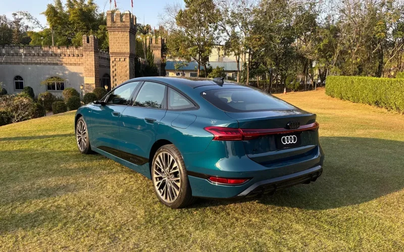Novo Audi A6 Sportback e-tron chega ao mercado por R$ 650 mil com foco na concorrência da BMW i4