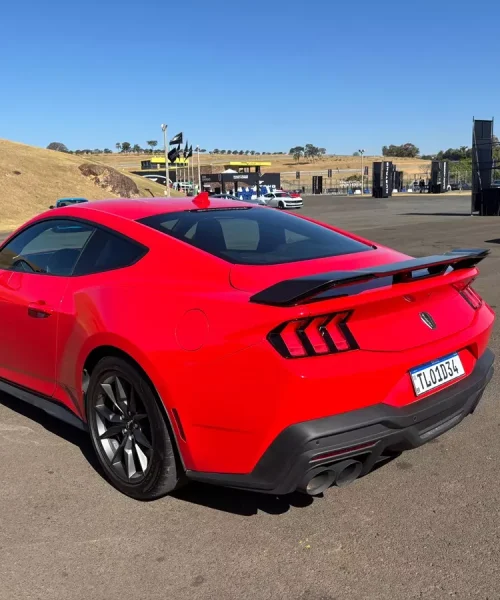 Estreia do Ford Mustang Dark Horse com preço inicial de R$ 649 mil