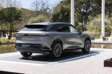 Zeekr 7X desembarca no mercado brasileiro com potência de 646 cv e alcance de 543 km