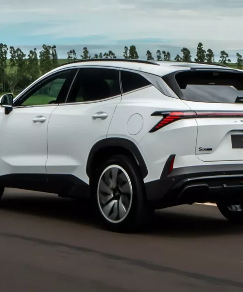 Novo modelo Jetour S06 desembarca no Brasil com preço competitivo para concorrer com BYD e GWM