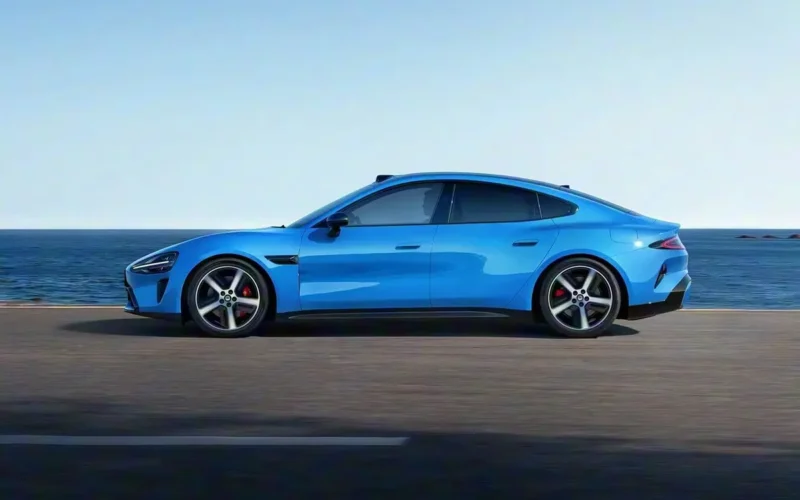 Xiaomi aumenta desempenho e autonomia do sedã esportivo elétrico SU7