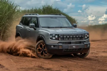 Jetour apresenta seus primeiros SUVs híbridos plug-in T1 e T2 no mercado brasileiro, focando no design off-road eletrificado.