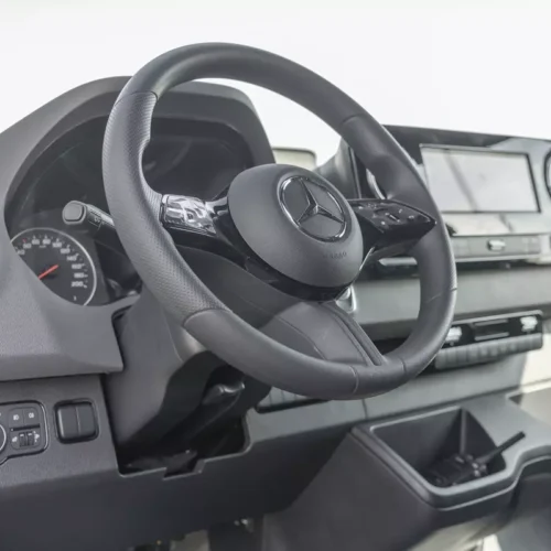 Novidade no mercado brasileiro: Mercedes-Benz Sprinter automática agora disponível por R$ 274 mil