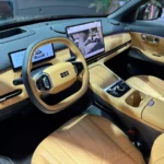 Geely EX5 EM-I (híbrido) chega ao Brasil com três opções de versão; confira todas