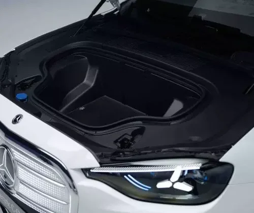 Mercedes apresenta Classe C elétrico em competição com BMW i3