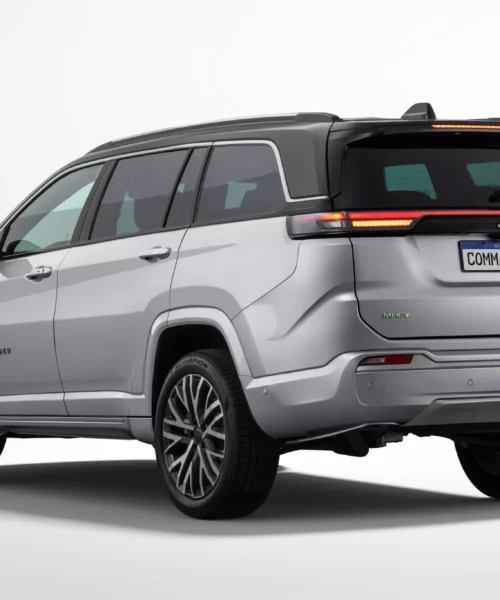 Novo Jeep Commander 2027 inova com opções híbridas e potente motor flex de 272 cv