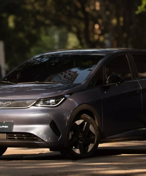 BYD expande sua gama de veículos elétricos com o lançamento do Dolphin SE e a nova versão do Yuan Plus