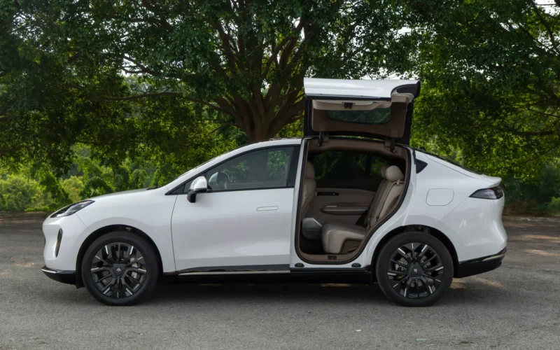 GAC Hyptec HT 2027 é lançado com impressionantes 340 cv e recarga em apenas 15 minutos