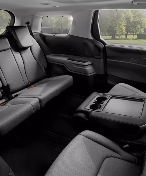 Kia Carnival híbrida desembarca no Brasil com preço de R$ 684 mil