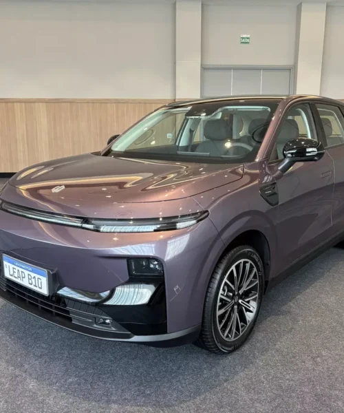 Leapmotor B10 chega ao Brasil com preço atrativo e apoio da Stellantis