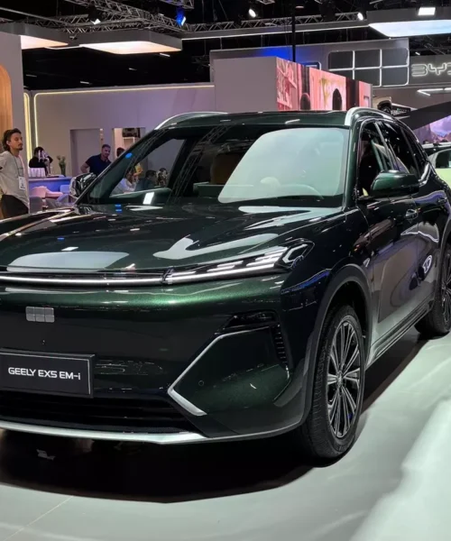 Geely estabelece novo marco global ao alcançar impressionantes 45 km/l com seu sistema híbrido inovador