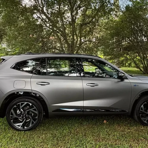 Pré-venda do novo SUV Renault Koleos E-Tech por R$ 289.990 já está disponível; confira as vantagens.