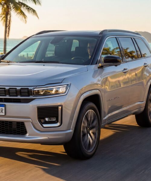 Comandante recebe atualização de motor com tecnologia híbrida-leve para a linha de 2027