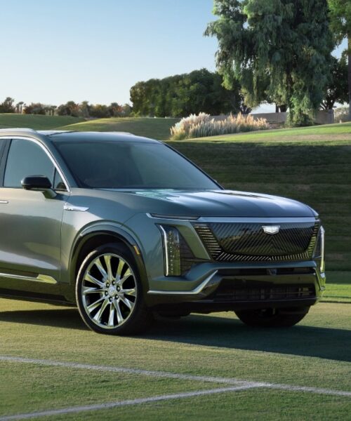 Cadillac inicia operação no Brasil com SUVs elétricos