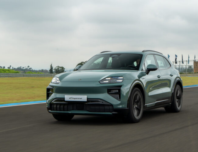 Porsche Cayenne Electric chega ao Brasil por R$ 900 mil